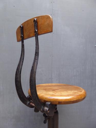Singer Machinist Chair
