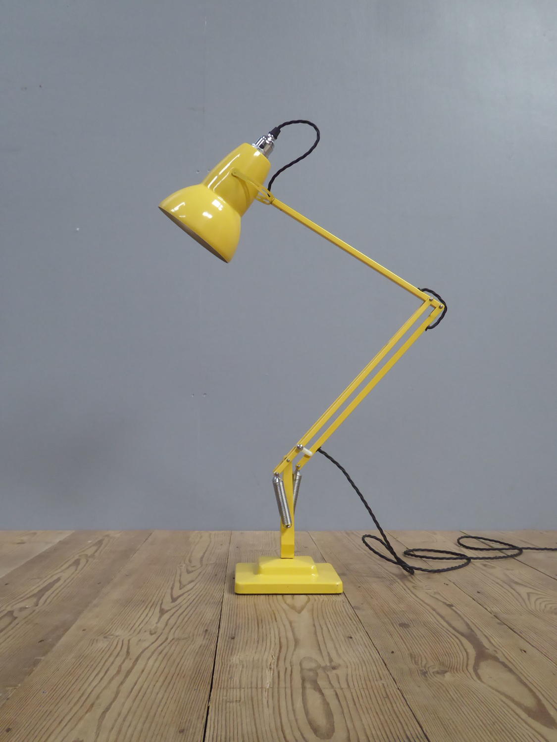 Exceptional Yellow Anglepoise