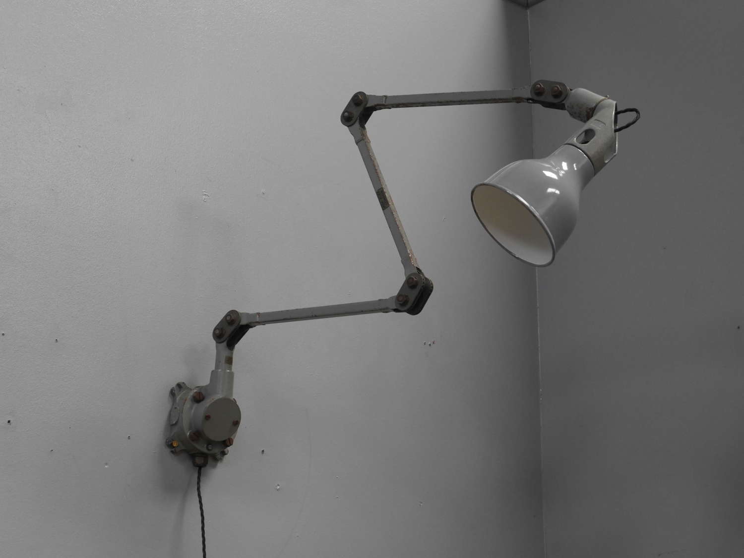 Grey Mek Elek Lamp