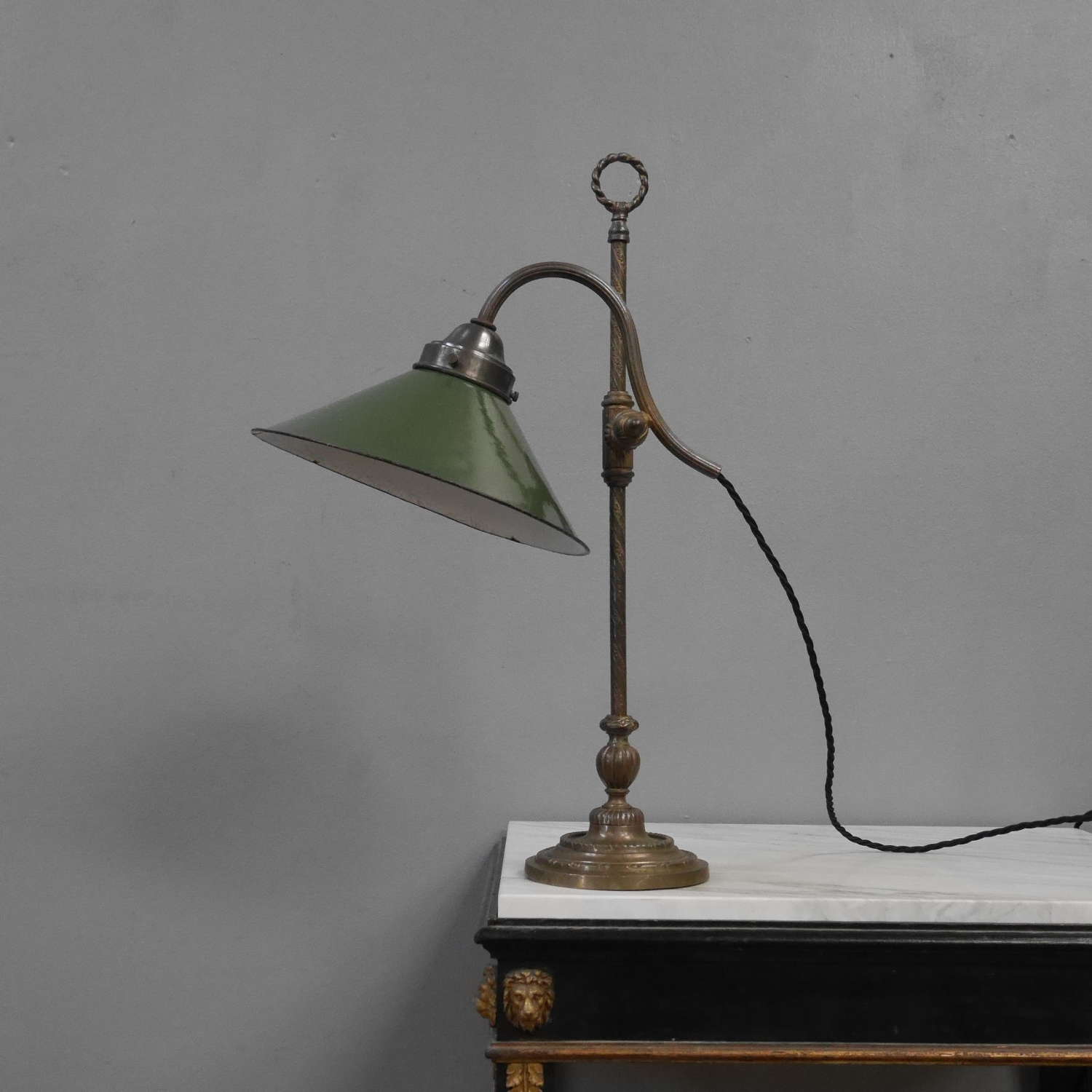 Rise and Fall Table Lamp
