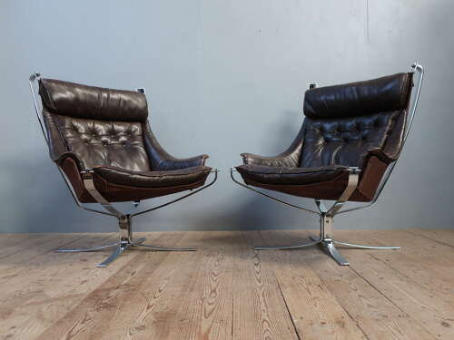 Pair of Falcon Chairs by Sigurd Ressell